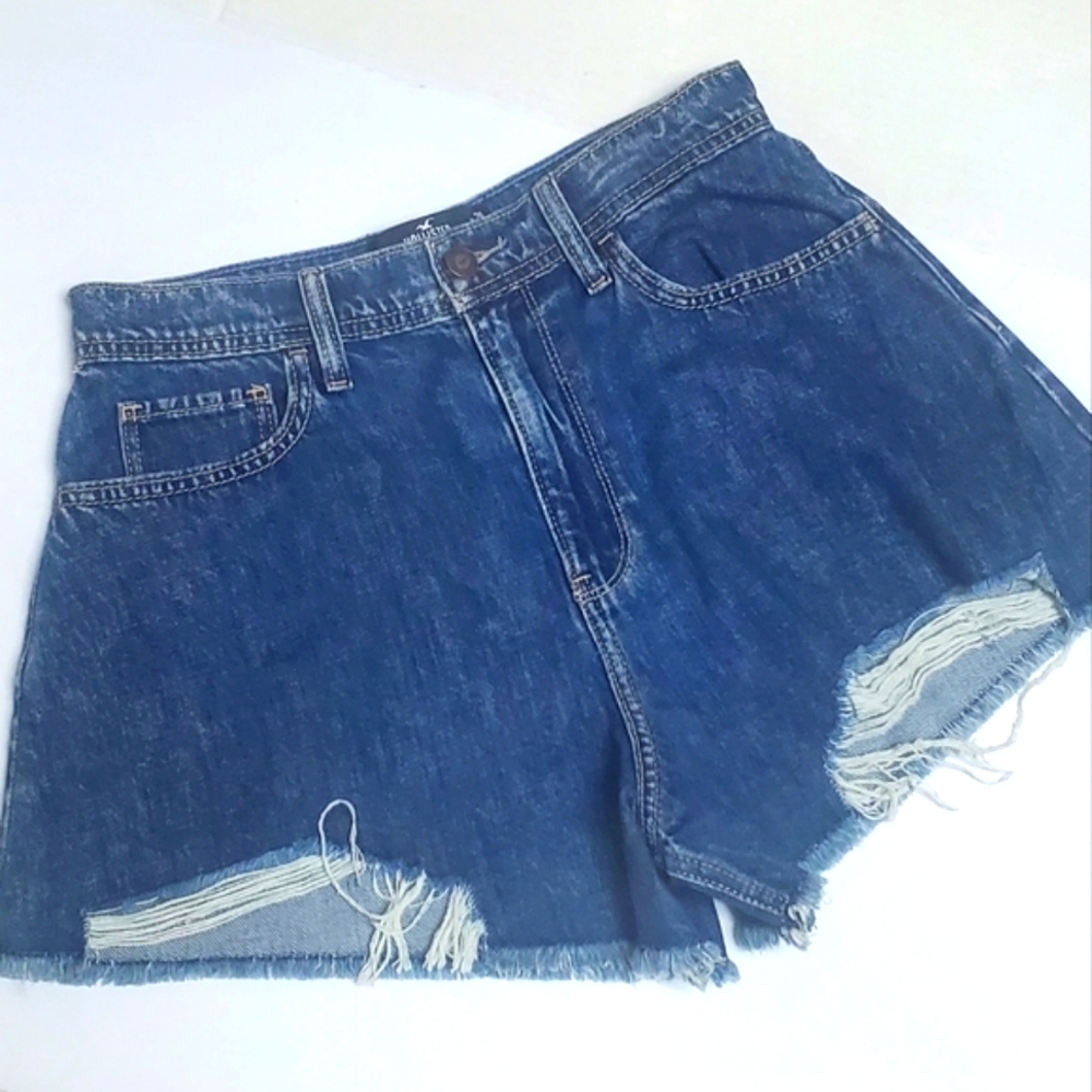 Hollister Ultra High-Rise Relaxed Vintage Denim Distressed Shorts Size 9